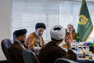 اجتماع لجنة ممثلي العتبات والأماكن المقدسة في الجمهوریة الإسلامية الإیرانیة