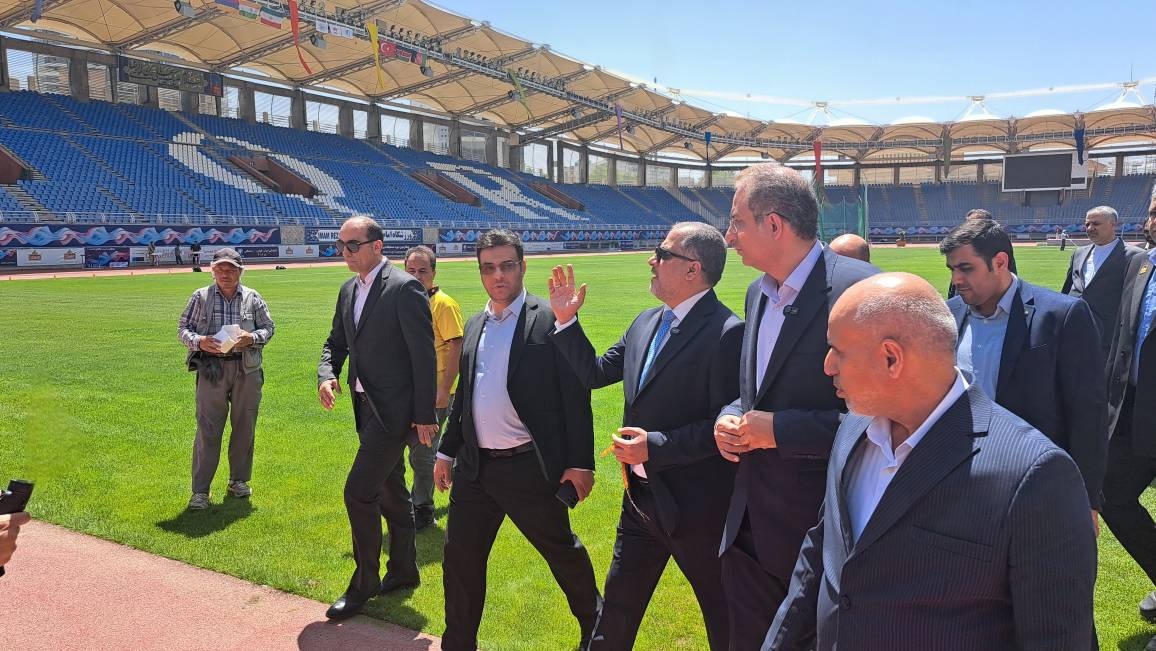 Iraqi minister of sports praises AQR sports facilities