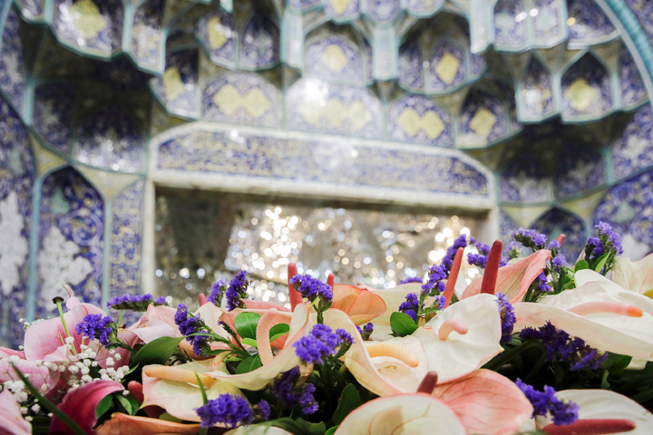 Hazrat Masumah shrine decorated with flowers to mark start of Karamat Ten-Day Celebrations