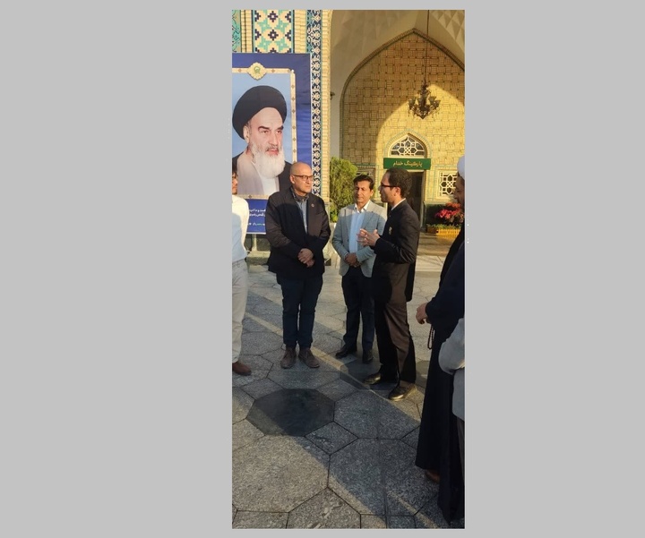 نائب المفوض السامي للأمم المتحدة لشؤون اللاجئين والوفد المرافق له يزور حرم الإمام الرضا (ع) نائب المفوض السامي للأمم المتحدة لشؤون اللاجئين والوفد المرافق له يزور حرم الإمام الرضا (ع)