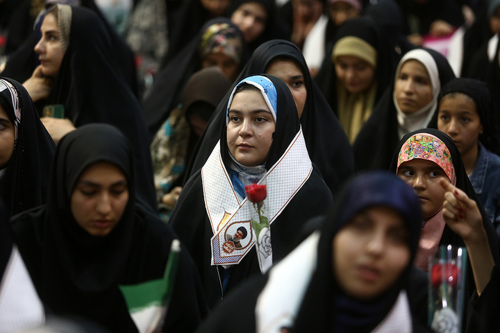 اجتماع ۱۰ هزار دانشجوی دختر سراسر کشور در حرم بانوی کرامت