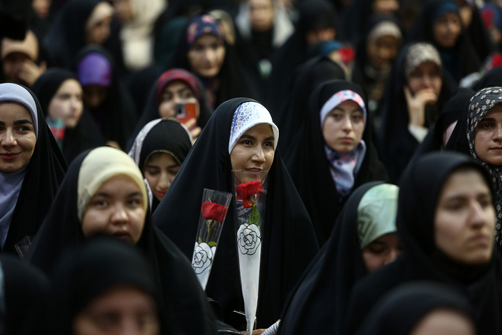 اجتماع ۱۰ هزار دانشجوی دختر سراسر کشور در حرم بانوی کرامت