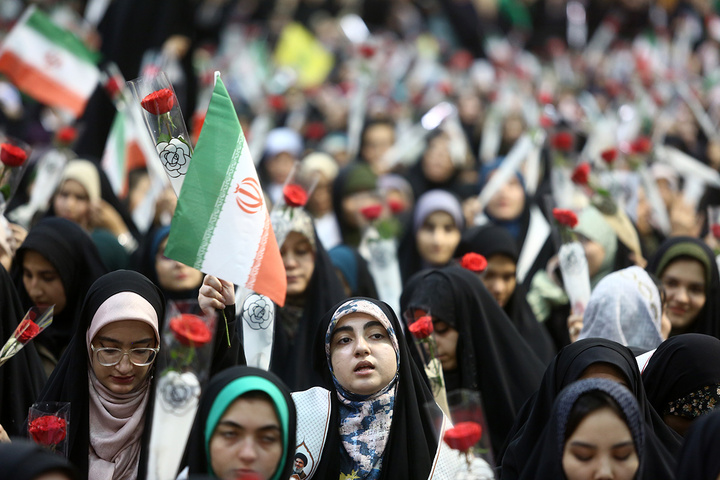 اجتماع ۱۰ هزار دانشجوی دختر سراسر کشور در حرم بانوی کرامت