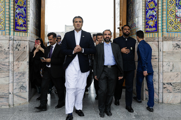 Pakistan PM's special assistant visits Imam Reza Shrine
