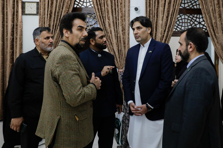 Pakistan PM's special assistant visits Imam Reza Shrine