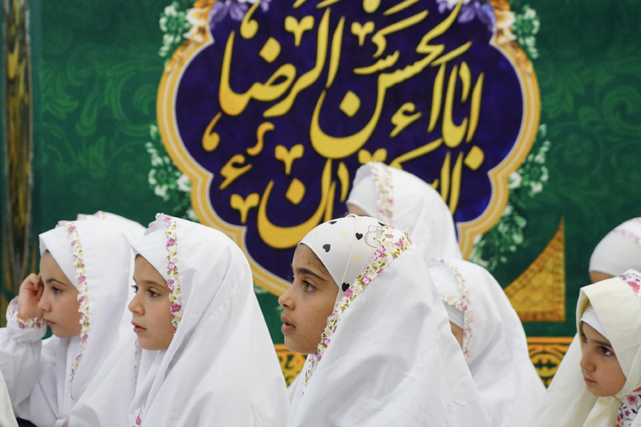 حفل تکلیف الیافعین السوریین في الحرم الرضوي الشریف