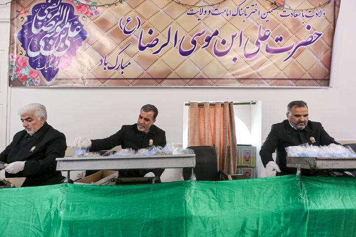 تغلیف وتوزيع خمسة آلاف علبة من النبات المتبرک خلال عشرة الكرامة