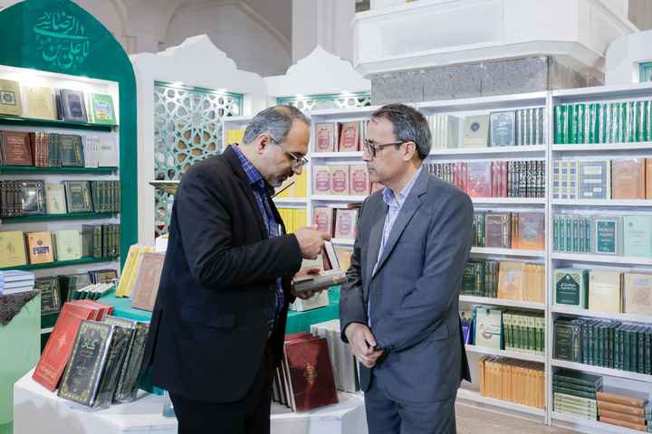 مشارکة العتبة الرضویة المقدسة في معرض طهران الدولي السادس والثلاثين للكتاب