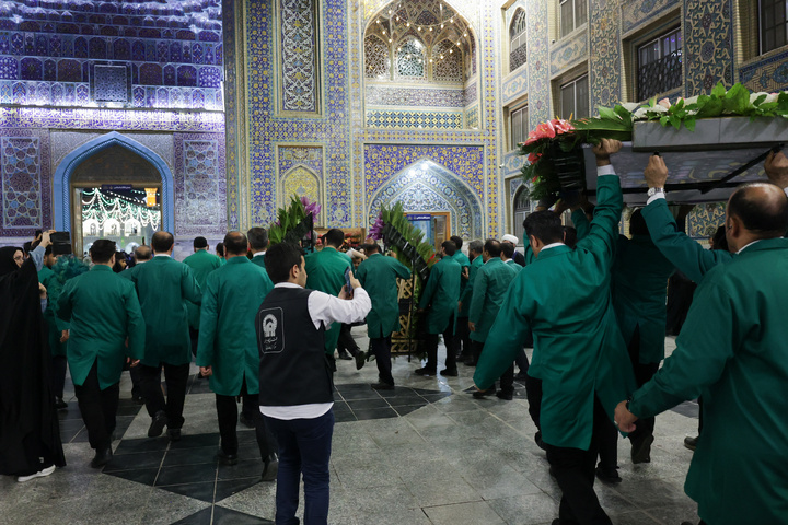 تزیین خاص للصحون والأماکن المتبرکة داخل الحرم الرضوي بمناسبة أيام عشرة الكرامة