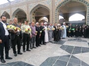 رضوی خادموں کے توسط سے حرم امام رضا(ع) پر پھولوں کی برسات