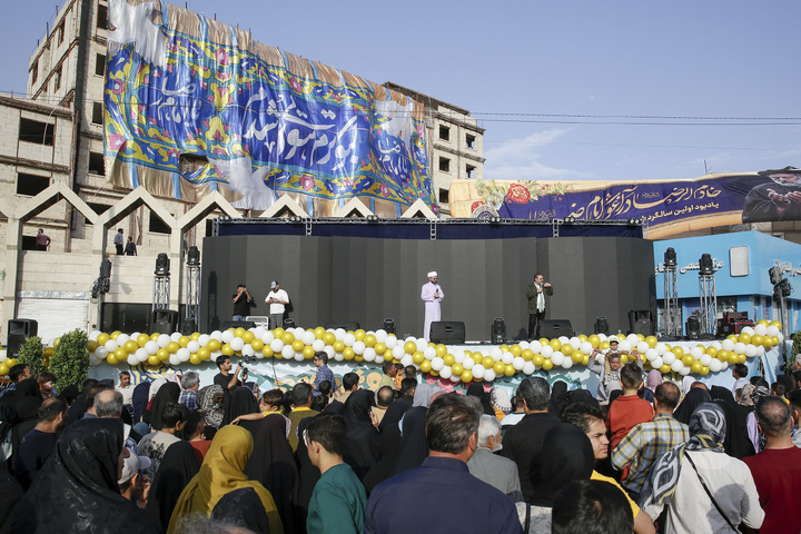 Imam Reza's lovers celebrate his birth anniv.