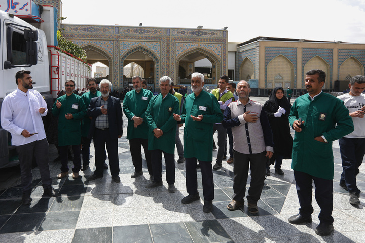 Donated flower caravan arrives at Imam Reza Shrine