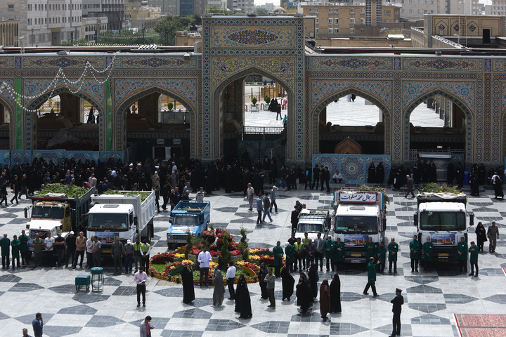 Donated flower caravan arrives at Imam Reza Shrine