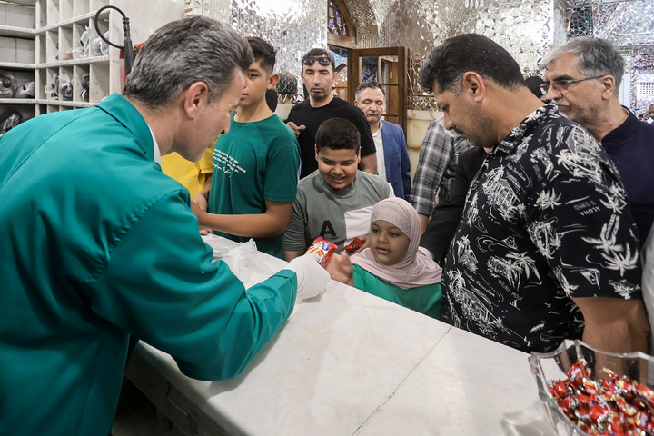 Thousands of rock candy packs distributed at Imam Reza Shrine 