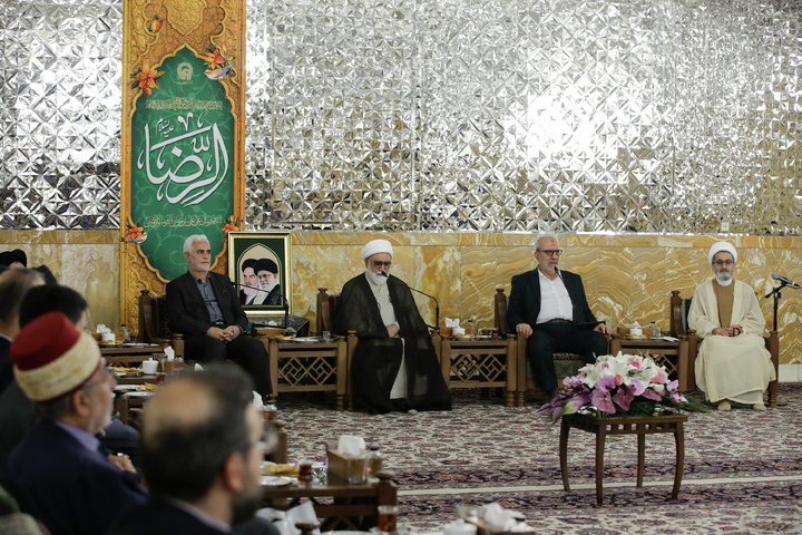 لقاء رئيس ديوان الوقف الشيعي العراقي والأمين العام للعتبة الحسينية المقدسة مع متولي العتبة الرضویة المقدسة
