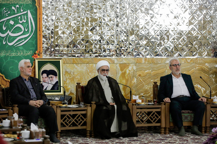 لقاء رئيس ديوان الوقف الشيعي العراقي والأمين العام للعتبة الحسينية المقدسة مع متولي العتبة الرضویة المقدسة