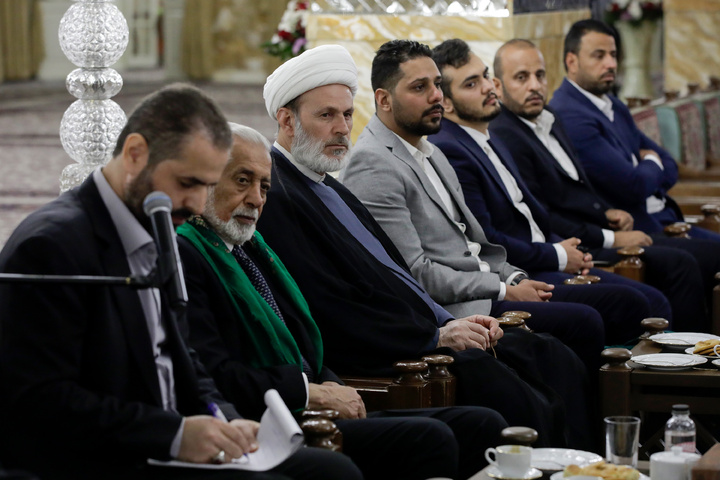 لقاء رئيس ديوان الوقف الشيعي العراقي والأمين العام للعتبة الحسينية المقدسة مع متولي العتبة الرضویة المقدسة