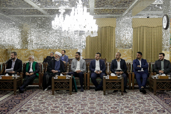لقاء رئيس ديوان الوقف الشيعي العراقي والأمين العام للعتبة الحسينية المقدسة مع متولي العتبة الرضویة المقدسة
