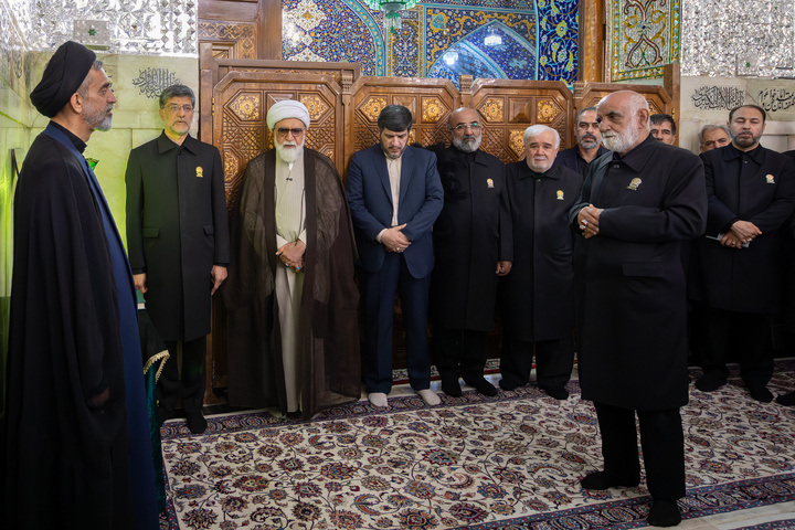 إحياء الذكرى السنوية الأولى لإستشهاد آية الله رئيسي في الحرم الرضوي الشریف