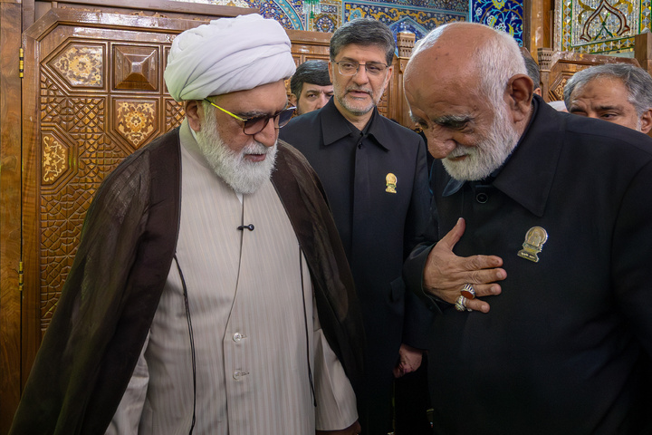 إحياء الذكرى السنوية الأولى لإستشهاد آية الله رئيسي في الحرم الرضوي الشریف