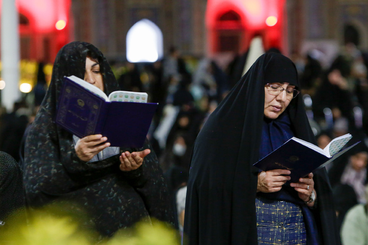 مراسم خاصة بليلة زيارة الإمام الرضا (ع) في الحرم الرضوي الشریف