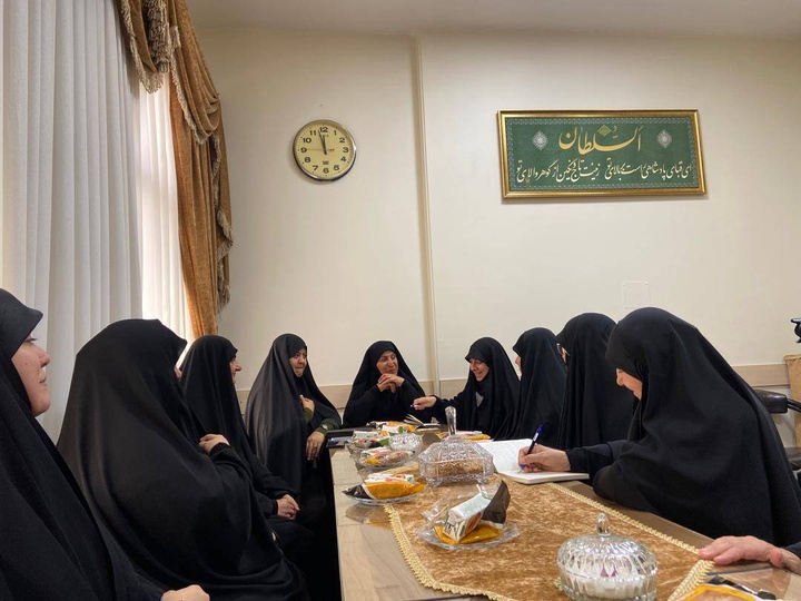 Female servants of Razavi and Alavi shrines confer on better services Female servants of Razavi and Alavi shrines confer on better services