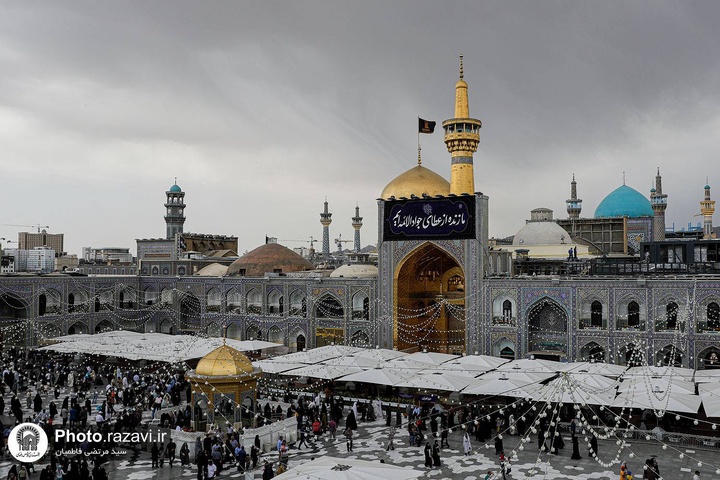 الحرم الرضوي الشريف یتشح بالسواد في ذکری استشهاد الإمام الجواد (ع) الحرم الرضوي الشريف یتشح بالسواد في ذکری استشهاد الإمام الجواد (ع)