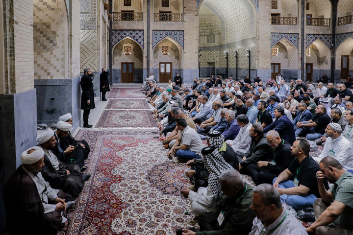 تشرف أصحاب مواكب سامراء بزیارة الحرم الرضوي الشریف
