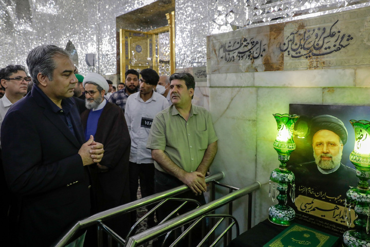 پاکستان کے وفاقی وزیر داخلہ کی حرم امام رضا(ع) میں حاضری