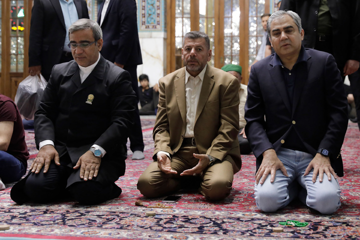پاکستان کے وفاقی وزیر داخلہ کی حرم امام رضا(ع) میں حاضری