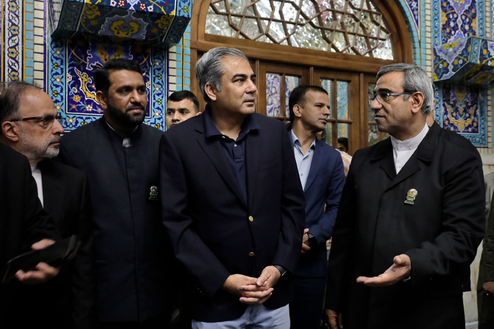 پاکستان کے وفاقی وزیر داخلہ کی حرم امام رضا(ع) میں حاضری