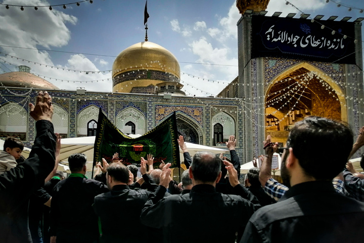 حرم امام رضا علیہ السلام میں یوم شہادت امام محمد تقی الجواد علیہ السلام کی مناسبت سے عزاداری کے مناظر