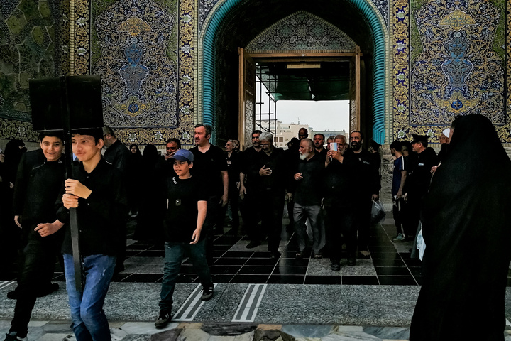 حرم امام رضا علیہ السلام میں یوم شہادت امام محمد تقی الجواد علیہ السلام کی مناسبت سے عزاداری کے مناظر