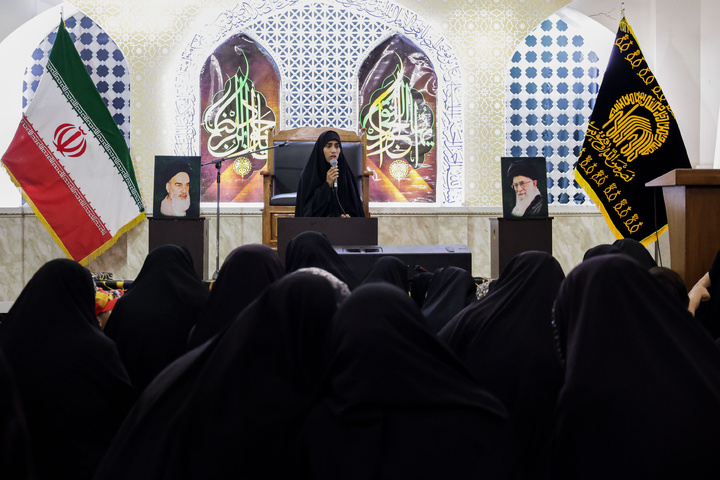 حضرت امام جواد(ع) کے یوم شہادت کی مناسبت سے حرم امام رضا(ع) میں اردو زبان خواتین کے لئے مجلس عزاء کا انعقاد حضرت امام جواد(ع) کے یوم شہادت کی مناسبت سے حرم امام رضا(ع) میں اردو زبان خواتین کے لئے مجلس عزاء کا انعقاد