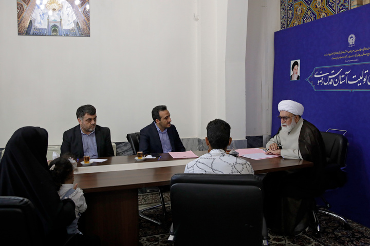 آستان قدس رضوی کے متولی کی عوام سے ملاقات