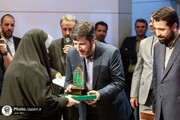 إزاحة الستار عن الأعمال العلمية وتكريم الباحثين الأوائل في حفل ختام مؤتمر الإمام الرضا (ع) والعلوم المعاصرة الدولي