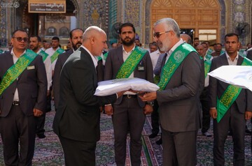 اهداء پرچم غدیر به موسسات و سازمان ها