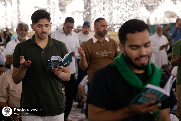 مراسم دعاء عرفة خاصة بالزائرین العرب في الحرم الرضوي الشریف