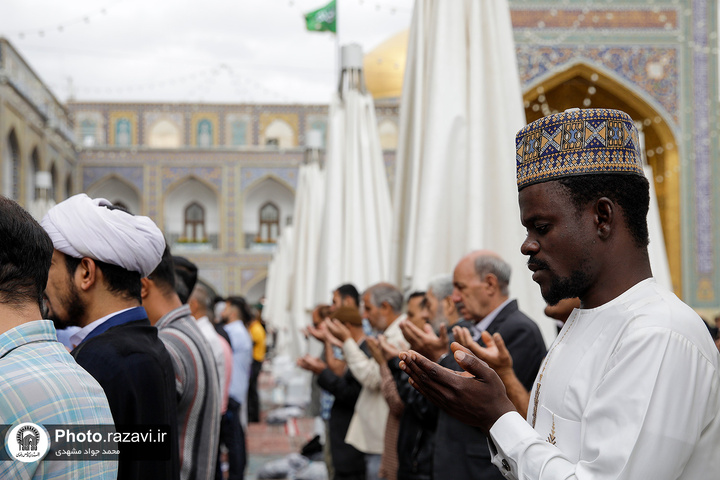 إقامة صلاة عید الأضحی المبارک في الحرم الرضوي الشریف