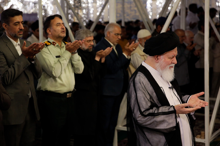 اقامه نماز عید سعید قربان در حرم مطهر رضوی