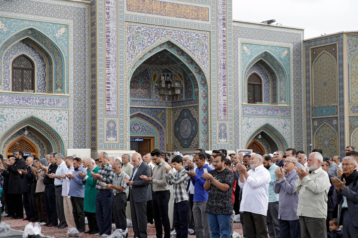 اقامه نماز عید سعید قربان در حرم مطهر رضوی