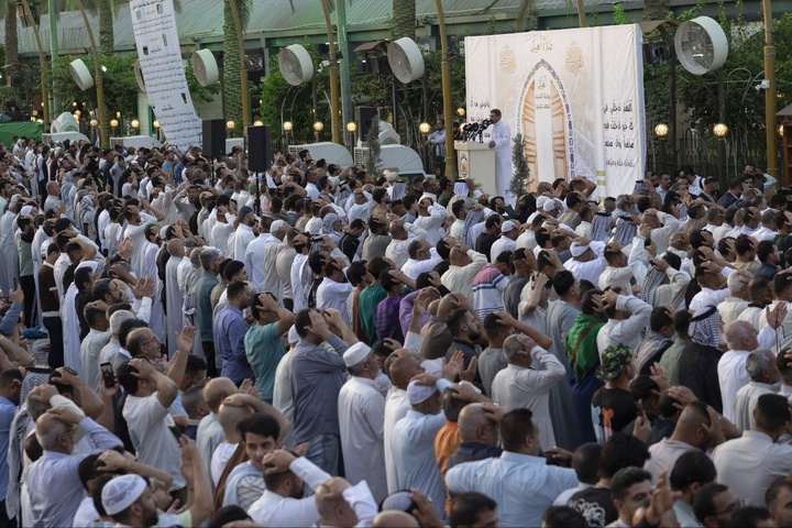 نماز عید در کربلا