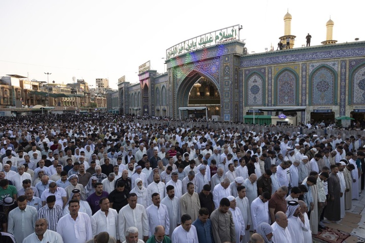 نماز عید در کربلا