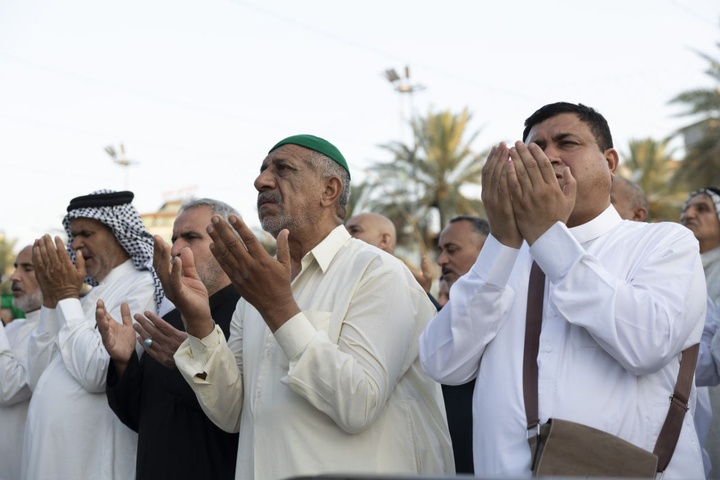 نماز عید در کربلا