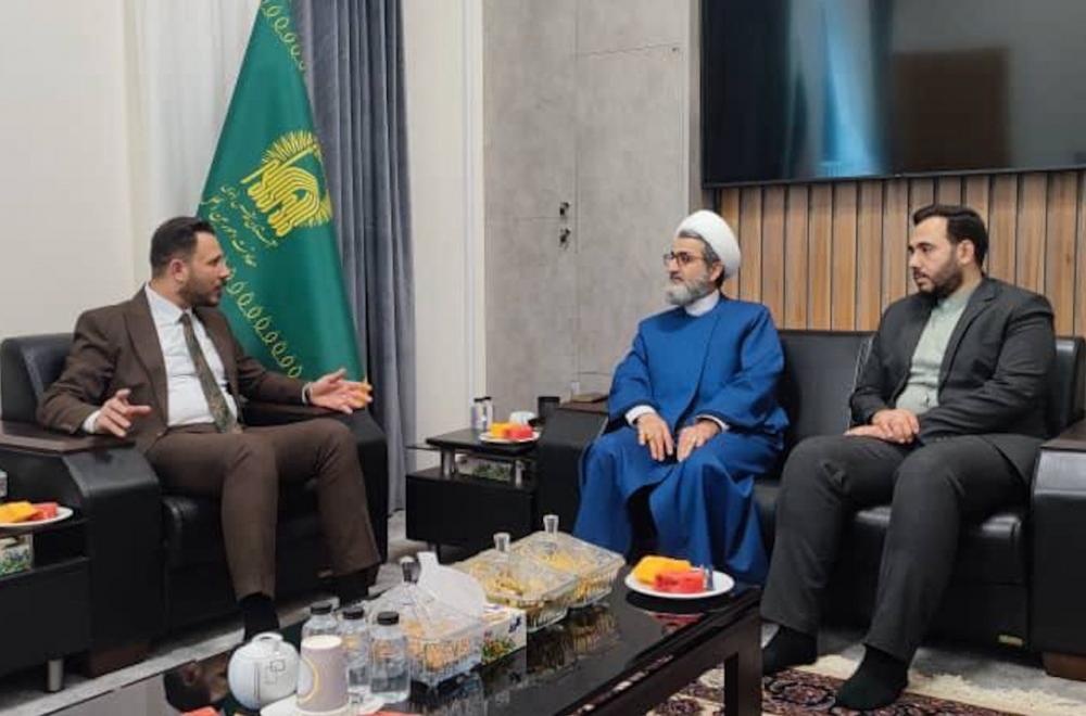 اهداء پرچم متبرک حرم آستان مقدس علوی به آستان قدس رضوی در آستانه عید غدیر اهداء پرچم متبرک حرم آستان مقدس علوی به آستان قدس رضوی در آستانه عید غدیر