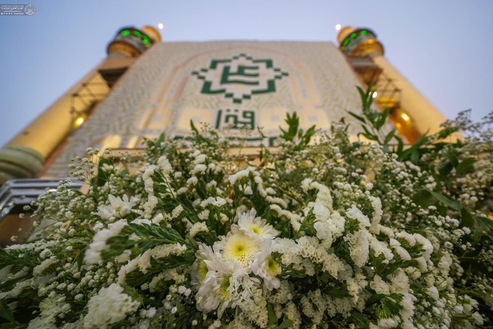 گل آرایی حرم مطهر امام علیه علیه السلام به مناسبت عید سعید غدیرخم
