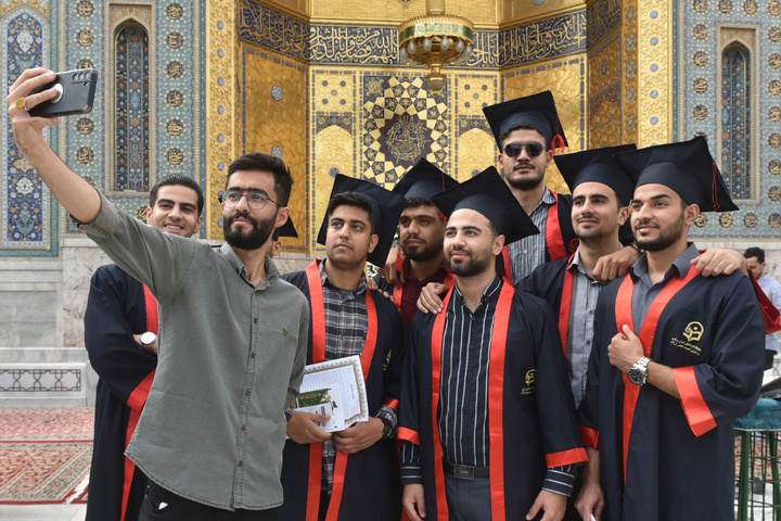 جشن فارغ التحصیلی دانشجویان دانشگاه فرهنگیان در حرم مطهر رضوی