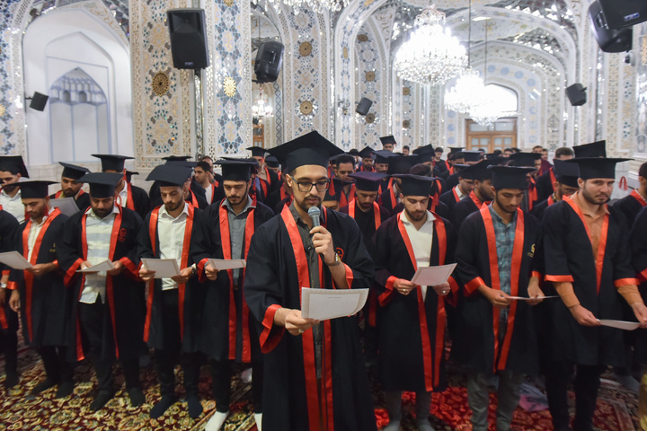 جشن فارغ التحصیلی دانشجویان دانشگاه فرهنگیان در حرم مطهر رضوی