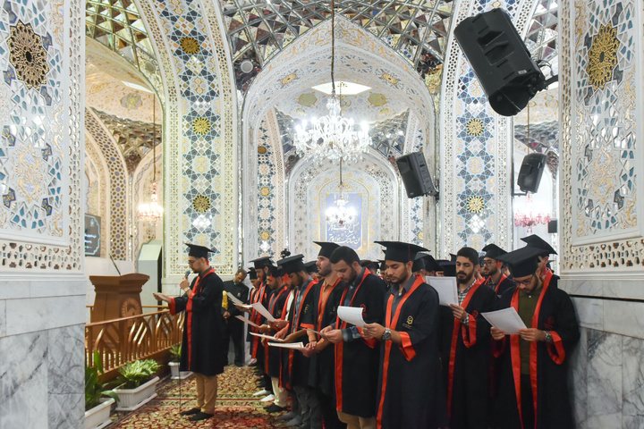 جشن فارغ التحصیلی دانشجویان دانشگاه فرهنگیان در حرم مطهر رضوی