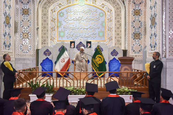 جشن فارغ التحصیلی دانشجویان دانشگاه فرهنگیان در حرم مطهر رضوی
